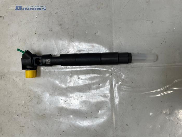 Neuf Injecteurs Mercedes Sprinter 3,5t (906.13/906.23) 310 CDI 16V Prix € 544,50 Prix TTC proposé par Autobedrijf Brooks
