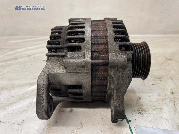 Begagnade Dynamo Nissan Primera (P12) 1.8 16V Pris € 20,00 Marginaltabell erbjuds av Autobedrijf Brooks