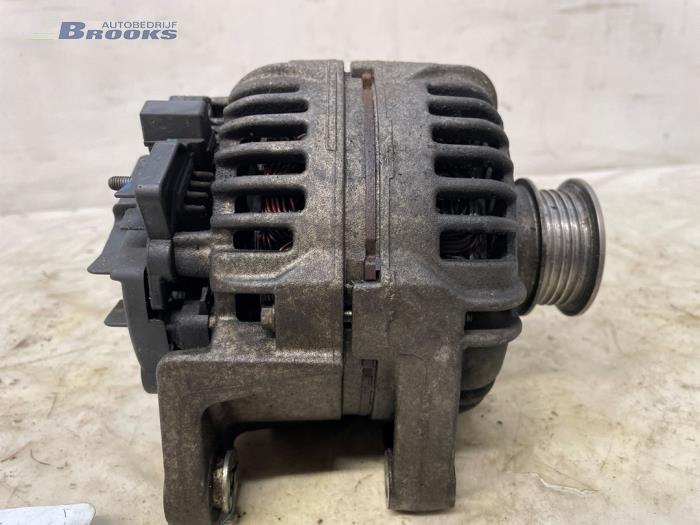 Begagnade Dynamo Opel Astra H (L48) 1.6 16V Twinport Pris € 15,00 Marginaltabell erbjuds av Autobedrijf Brooks