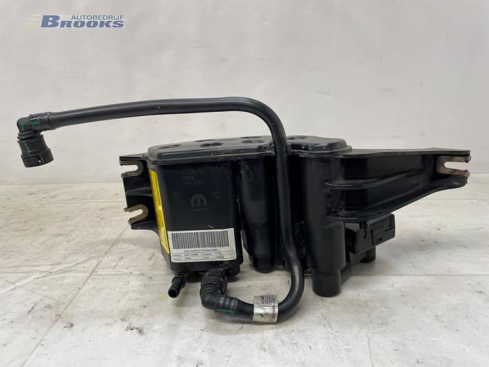 Begagnade Kolfilter Jeep Compass II (MP) 1.3 4XE 240 16V 4x4 Pris € 100,00 Marginaltabell erbjuds av Autobedrijf Brooks