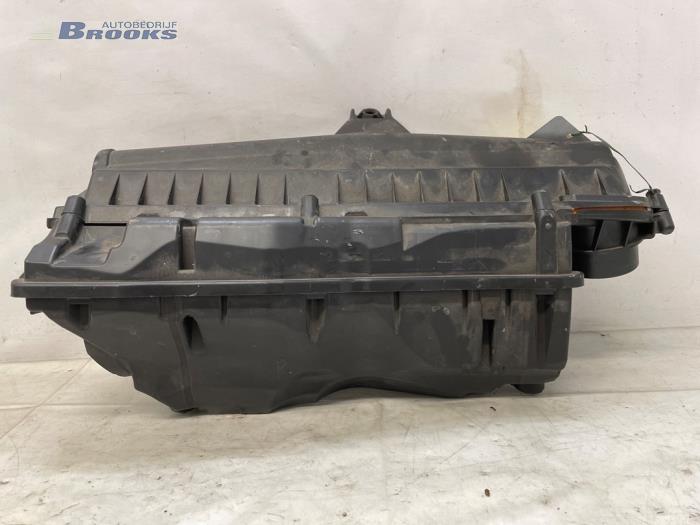 Gebrauchte Luftfiltergehäuse Peugeot 207 CC (WB) 1.6 16V Preis € 20,00 Margenregelung angeboten von Autobedrijf Brooks