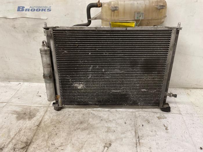 Usagé Radiateur Renault Modus/Grand Modus (JP) 1.6 16V Prix € 40,00 Règlement à la marge proposé par Autobedrijf Brooks