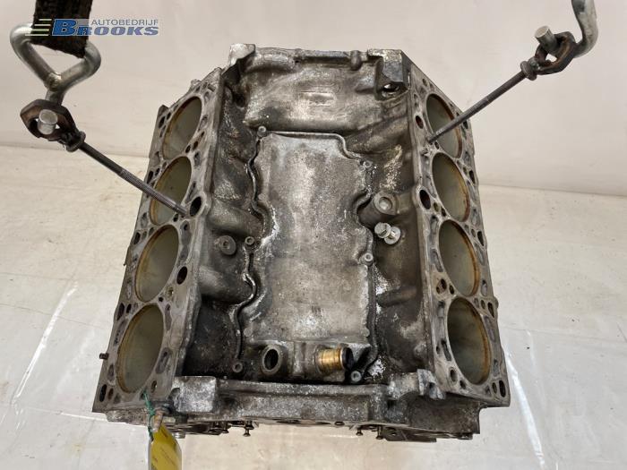 Used Engine crankcase Volkswagen Touareg (7LA/7L6) 4.2 V8 40V Price € 1.000,00 Margin scheme offered by Autobedrijf Brooks