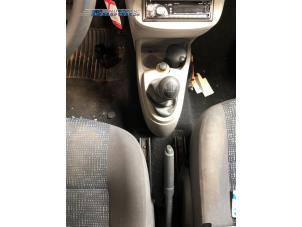 Usados Palanca de cambios Renault Twingo II (CN) 1.2 Precio € 60,00 Norma de margen ofrecido por Autobedrijf Brooks