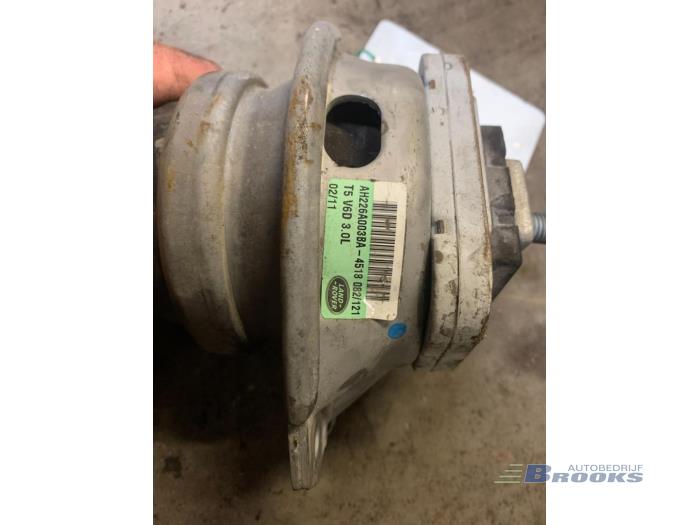 Usagé Support moteur Landrover Discovery IV (LAS) 3.0 TD V6 24V Prix € 75,00 Règlement à la marge proposé par Autobedrijf Brooks