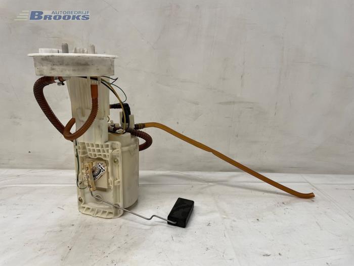 Usagé Pompe à carburant Audi A4 Cabriolet (B6) 2.4 V6 30V Prix € 90,00 Règlement à la marge proposé par Autobedrijf Brooks