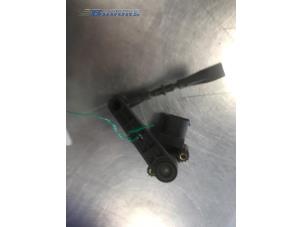 Used Anti-roll control sensor Landrover Discovery IV (LAS) 3.0 TD V6 24V Price € 25,00 Margin scheme offered by Autobedrijf Brooks