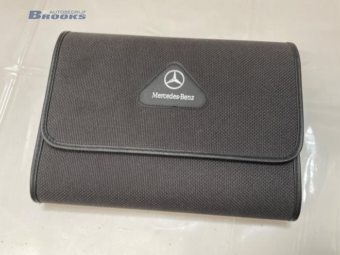 Używane Instrukcja Mercedes C (W202) 1.8 C-180 16V Cena € 25,00 Procedura marży oferowane przez Autobedrijf Brooks