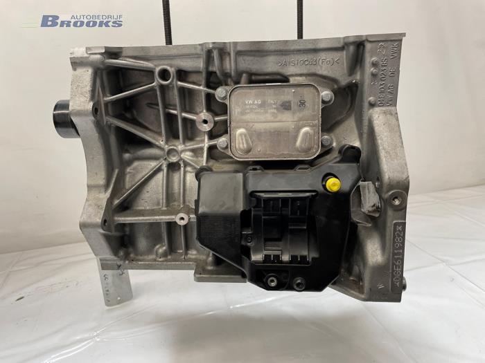 Used Engine crankcase Volkswagen Multivan T7 1.4 eHybrid 16V Price € 600,00 Margin scheme offered by Autobedrijf Brooks