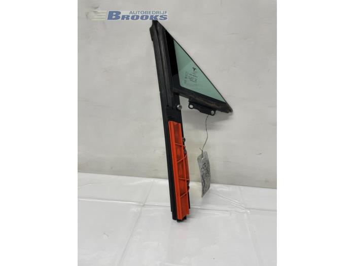 Usados Ventanilla triangular derecha delante Tesla Model S 100D Precio € 50,00 Norma de margen ofrecido por Autobedrijf Brooks