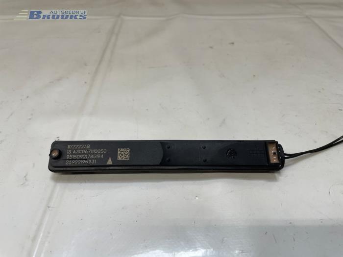 Używane Keyless Entry-Antena Lynk &amp; Co 01 1.5 PHEV Cena € 25,00 Procedura marży oferowane przez Autobedrijf Brooks