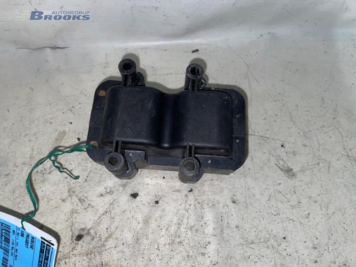 Ignition coil from a Peugeot 106 I 1.1 i XN,XR,XT 1993