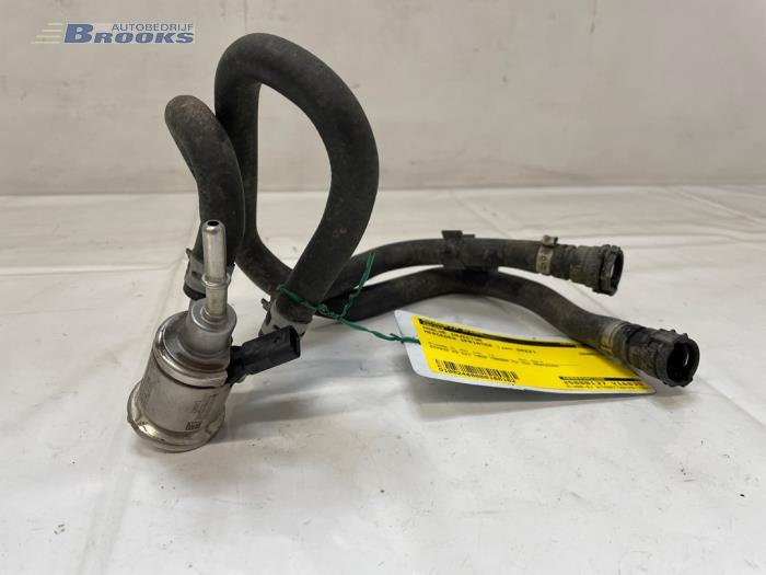 Usados Inyector Adblue Mercedes Sprinter Tourer 3,5t (907.7) 315 CDI 2.0 D RWD Precio € 100,00 Norma de margen ofrecido por Autobedrijf Brooks