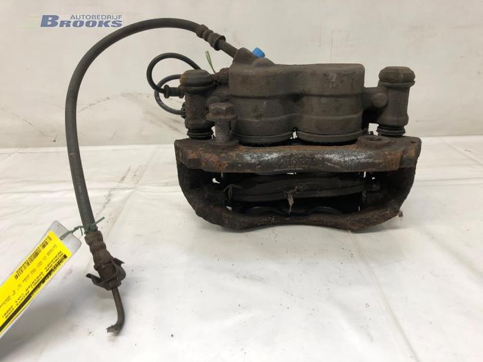Usagé Etrier de frein avant droit Mercedes Sprinter 3,5t (906.13/906.23) 310 CDI 16V Prix € 25,00 Règlement à la marge proposé par Autobedrijf Brooks