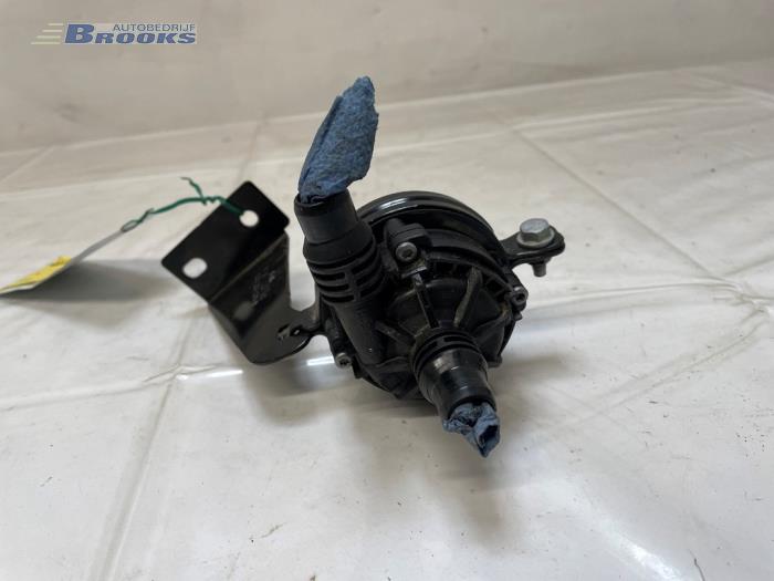 Begagnade Extra vattenpump Mercedes Sprinter Tourer 3,5t (907.7) 315 CDI 2.0 D RWD Pris € 20,00 Marginaltabell erbjuds av Autobedrijf Brooks