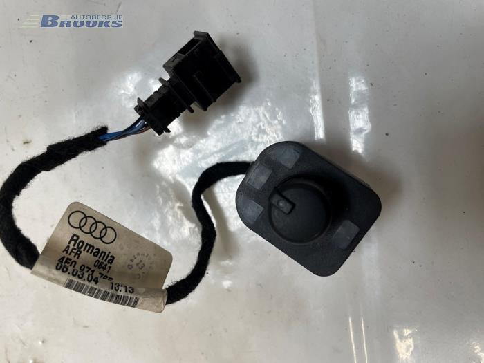 Używane Przelacznik lusterka Audi A6 (C6) 3.2 V6 24V FSI Quattro Cena € 10,00 Procedura marży oferowane przez Autobedrijf Brooks