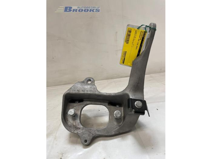 Used Engine mount Mercedes EQV 300 Price € 25,00 Margin scheme offered by Autobedrijf Brooks