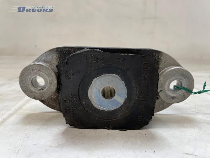 Used Engine mount Mercedes EQV 300 Price € 25,00 Margin scheme offered by Autobedrijf Brooks