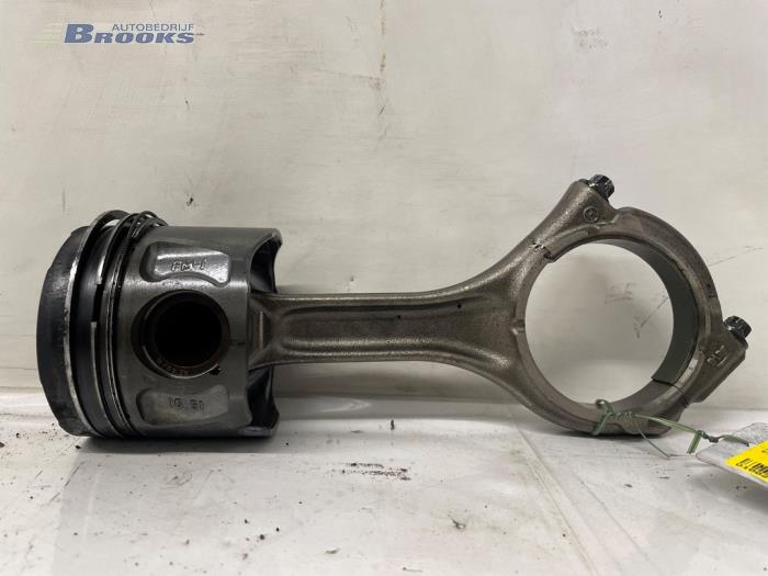 Usados Pistón Jeep Grand Cherokee (WK/WK2) 3.0 CRD V6 24V Precio € 100,00 Norma de margen ofrecido por Autobedrijf Brooks