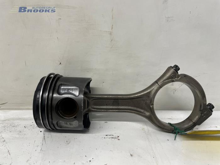Usados Pistón Jeep Grand Cherokee (WK/WK2) 3.0 CRD V6 24V Precio € 100,00 Norma de margen ofrecido por Autobedrijf Brooks