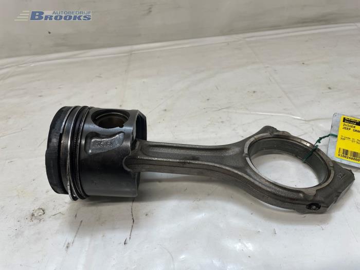 Usados Pistón Jeep Grand Cherokee (WK/WK2) 3.0 CRD V6 24V Precio € 100,00 Norma de margen ofrecido por Autobedrijf Brooks