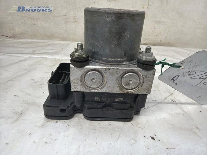 ABS-pump från en Citroën C3 (SX/SW) 1.2 Vti 12V PureTech 2017