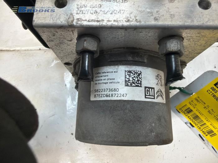 ABS-pump från en Citroën C3 (SX/SW) 1.2 Vti 12V PureTech 2017