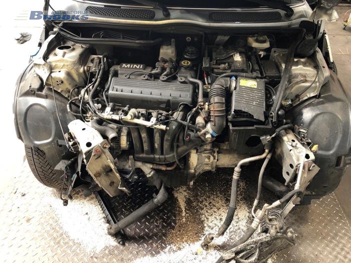 Usagé Servo frein BMW Mini (R50/53) 1.6 16V Cooper Prix € 30,00 Règlement à la marge proposé par Autobedrijf Brooks