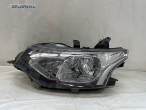 Używane Reflektor lewy Mitsubishi Outlander (GF/GG) 2.0 16V 4x2 Cena € 150,00 Procedura marży oferowane przez Autobedrijf Brooks