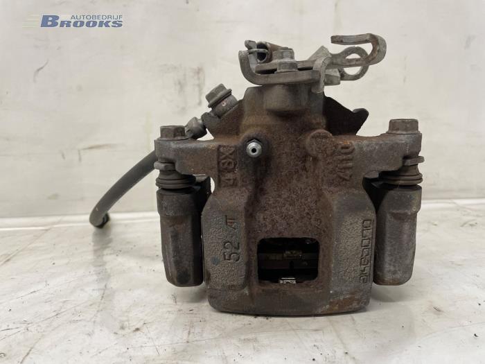 Gebrauchte Bremszange links hinten Mitsubishi Outlander (GF/GG) 2.0 16V 4x2 Preis € 40,00 Margenregelung angeboten von Autobedrijf Brooks