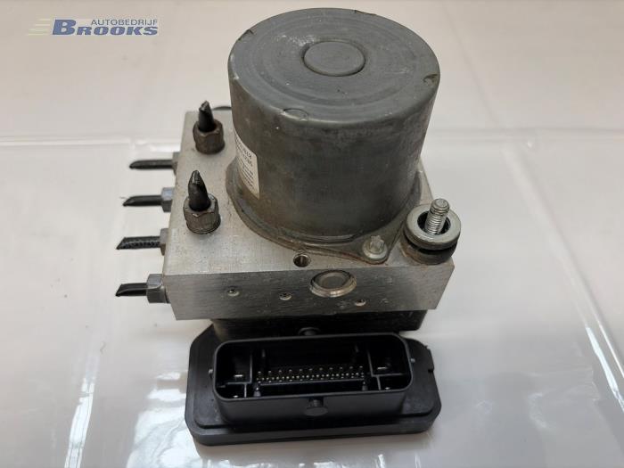 Begagnade ABS-pump Citroen C4 Cactus (0B/0P) 1.2 PureTech 130 12V Pris € 200,00 Marginaltabell erbjuds av Autobedrijf Brooks