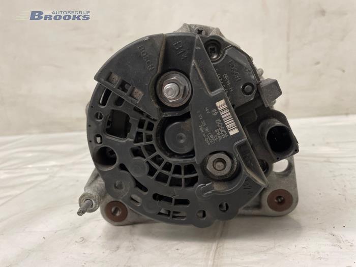 Dynamo från en Volkswagen New Beetle (1Y7) 1.4 16V 2003