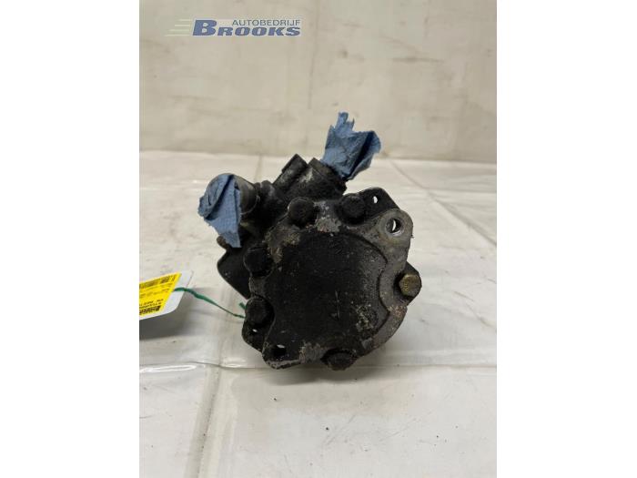 Gebruikte Pompe de direction Volkswagen New Beetle (1Y7) 1.4 16V Prijs € 15,00 Margeregeling aangeboden door Autobedrijf Brooks