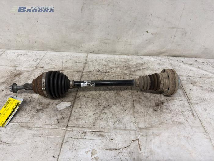 Used Front drive shaft, left Volkswagen Golf VII (AUA) e-Golf Price € 90,00 Margin scheme offered by Autobedrijf Brooks