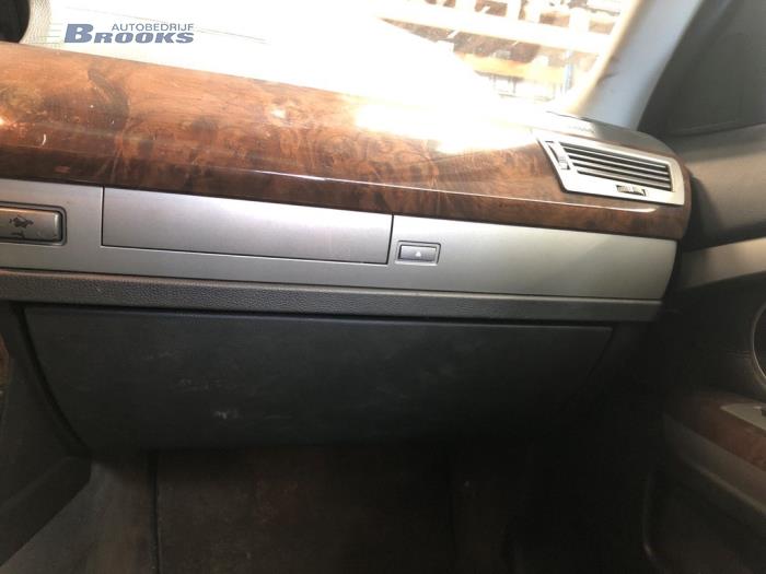 Begagnade Handskfack BMW 7 serie (E65/E66/E67) 735i,Li 3.6 V8 32V Pris € 50,00 Marginaltabell erbjuds av Autobedrijf Brooks
