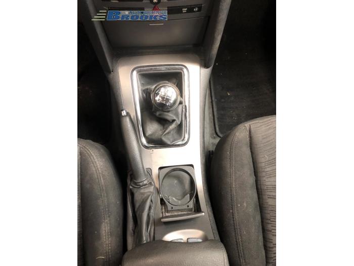 Gebrauchte Schaltung Peugeot 407 (6D) 1.8 16V Preis € 55,00 Margenregelung angeboten von Autobedrijf Brooks