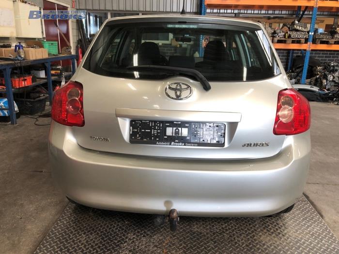 Używane Hak holowniczy Toyota Auris (E15) 1.6 Dual VVT-i 16V Cena € 150,00 Procedura marży oferowane przez Autobedrijf Brooks