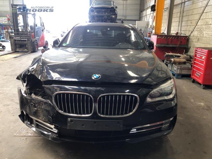 Gebrauchte Bremszange rechts vorne BMW 7 serie (F01/02/03/04) 740d 24V Preis € 75,00 Margenregelung angeboten von Autobedrijf Brooks