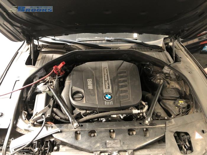 Usagé Pompe clim BMW 7 serie (F01/02/03/04) 740d 24V Prix € 200,00 Règlement à la marge proposé par Autobedrijf Brooks