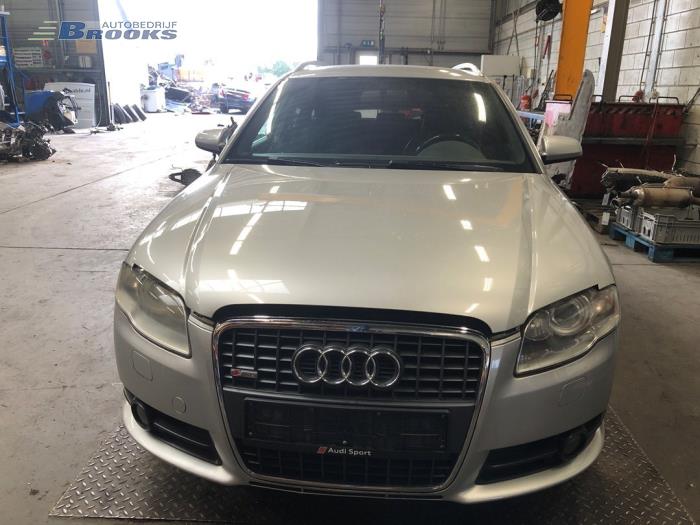 Gebrauchte Querlenker links vorne Audi A4 Avant (B7) 2.0 TDI Preis € 20,00 Margenregelung angeboten von Autobedrijf Brooks