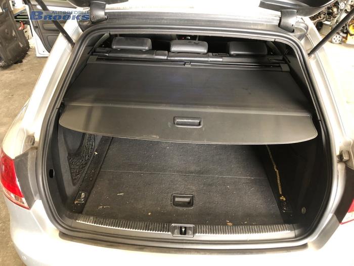 Trunk sill cover protection