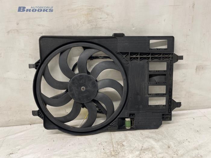 Używane Wentylator BMW Mini (R50/53) 1.6 16V Cooper Cena € 30,00 Procedura marży oferowane przez Autobedrijf Brooks