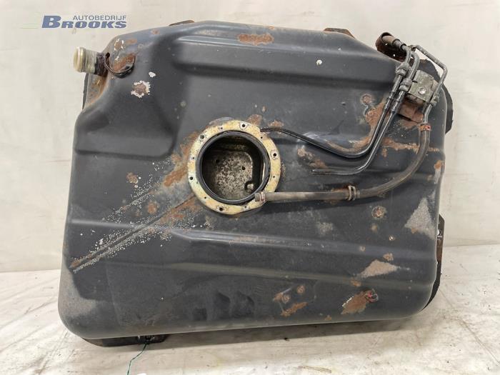 Begagnade Tank Suzuki Alto (RF410) 1.1 16V Pris € 50,00 Marginaltabell erbjuds av Autobedrijf Brooks