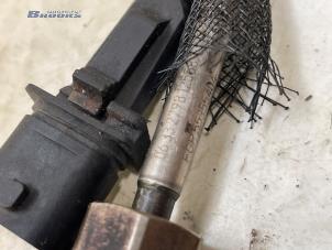 Sensor température d’échappement d'un Opel Zafira (M75) 1.9 CDTI 2006