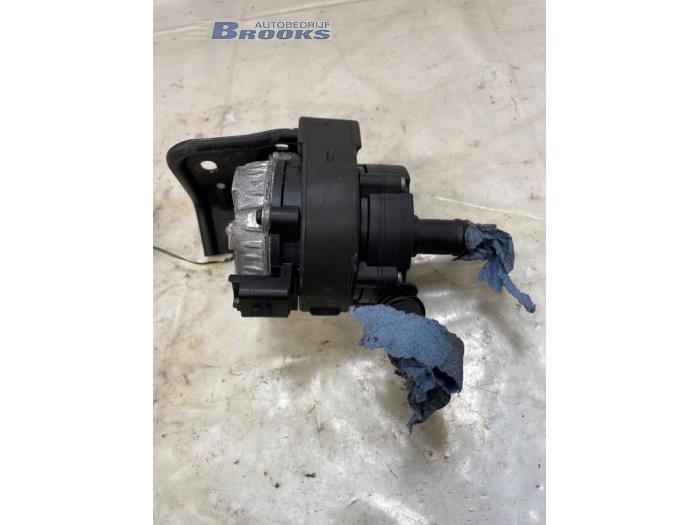 Begagnade Extra vattenpump Renault Trafic (1FL/2FL/3FL/4FL) 2.0 dCi 16V 150 Pris € 175,00 Marginaltabell erbjuds av Autobedrijf Brooks