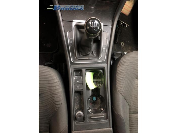 Gebrauchte Schaltung Volkswagen Golf VII (AUA) 1.6 TDI BMT 16V Preis € 60,00 Margenregelung angeboten von Autobedrijf Brooks