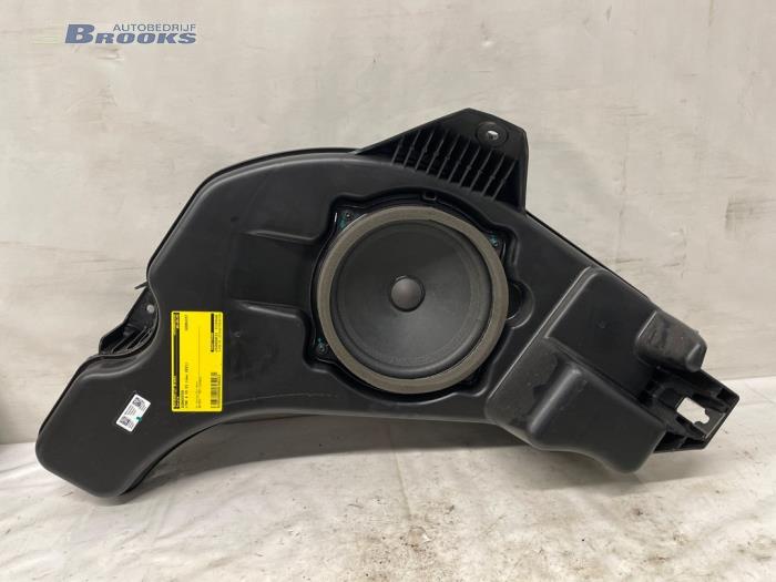 Begagnade Bashögtalare Lynk &amp; Co 01 1.5 PHEV Pris € 70,00 Marginaltabell erbjuds av Autobedrijf Brooks