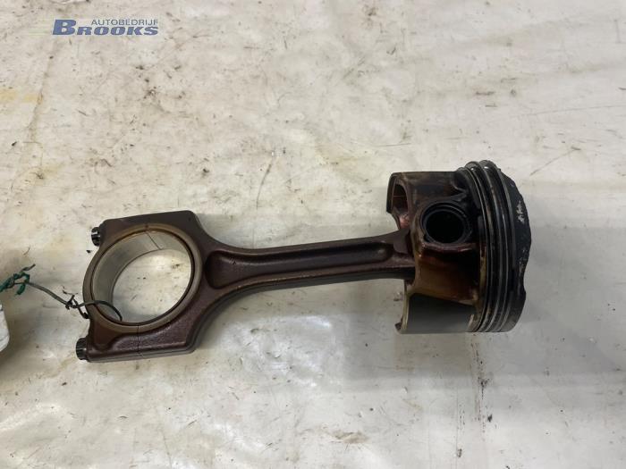 Usagé Piston BMW 1 serie (F20) 116i 1.6 16V Prix € 65,00 Règlement à la marge proposé par Autobedrijf Brooks