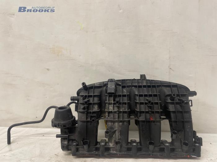Begagnade Insugsrör Volkswagen Golf VII (AUA) 2.0 GTI 16V Pris € 100,00 Marginaltabell erbjuds av Autobedrijf Brooks