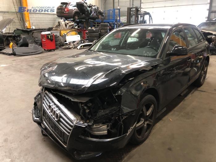 Gebrauchte Bremszange rechts hinten Audi A4 Avant (B8) 1.8 TFSI 16V Preis € 20,00 Margenregelung angeboten von Autobedrijf Brooks